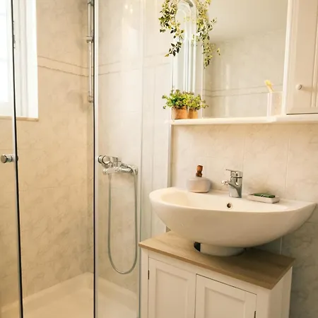 Anastasia * Apolakkia